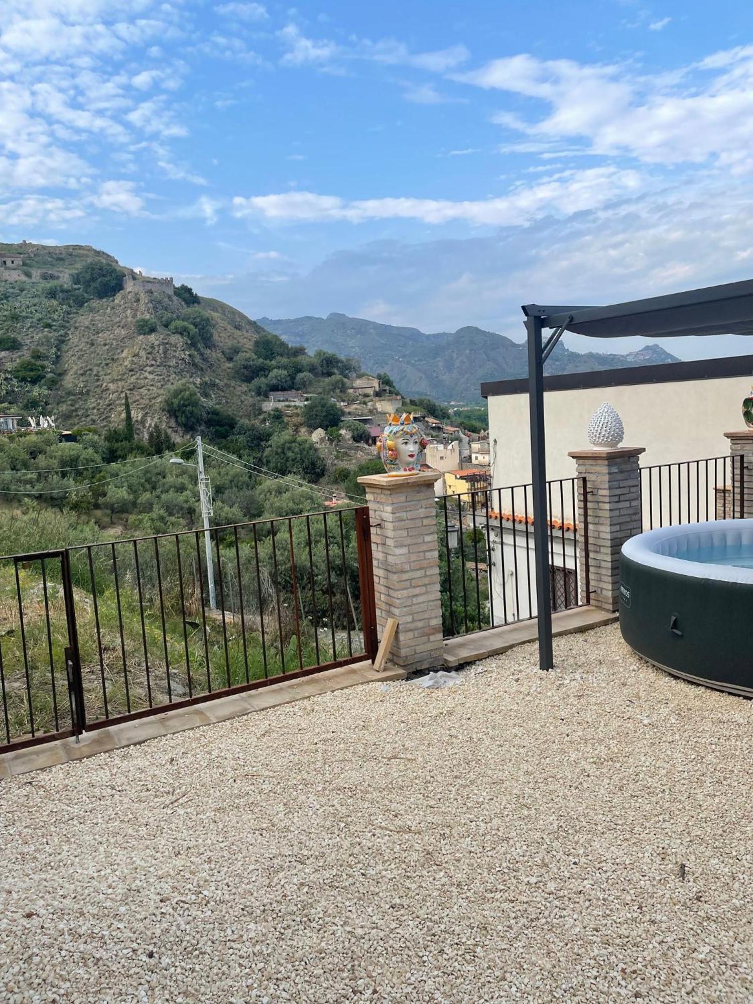 Bed And Relax-Il Maniero Bed & Breakfast Calatabiano Exterior photo